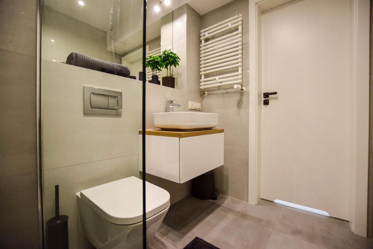 Angel City Center Apartment *